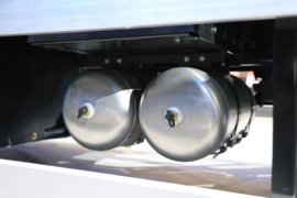 C331&nbsp;电动冷藏车底盘图片