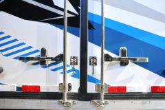 宇通重卡C331 4X2 7.8米纯电动冷藏车 深澜331kWh