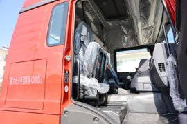 HOWO TX7 PRO&nbsp;牵引车驾驶室                                               图片