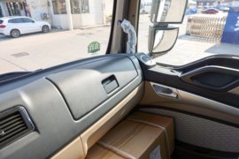 HOWO TX7&nbsp;清障车驾驶室图片