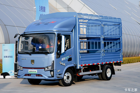 ���桤��X7 ���� 4.18�׵��Ŵ��綯��դʽ�Ῠ ����200.3kWh