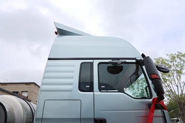 �����ǵ¿�SITRAK G7M 14.6L LNG 480���� 6X4 ǣ����ͼƬ