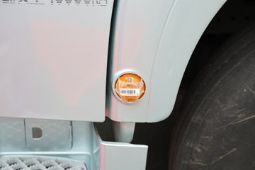 �����ǵ¿�SITRAK G7M 14.6L LNG 480���� 6X4 ǣ����ͼƬ