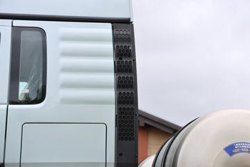 �����ǵ¿�SITRAK G7M 14.6L LNG 480���� 6X4 ǣ����ͼƬ