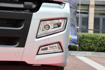 �����ǵ¿�SITRAK G7M 14.6L LNG 480���� 6X4 ǣ����ͼƬ