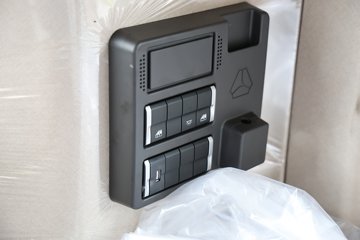 �����ǵ¿�SITRAK G7M 14.6L LNG 480���� 6X4 ǣ����ͼƬ