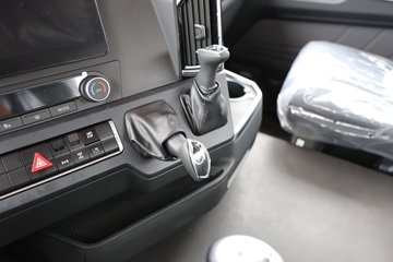 �����ǵ¿�SITRAK G7M 14.6L LNG 480���� 6X4 ǣ����ͼƬ