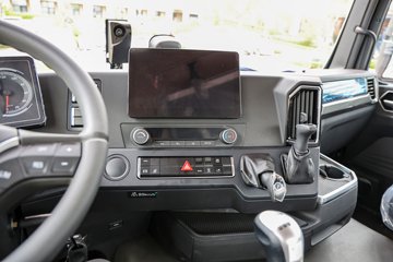 �����ǵ¿�SITRAK G7M 14.6L LNG 480���� 6X4 ǣ����ͼƬ