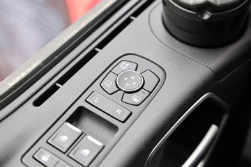 �����ǵ¿�SITRAK G7M 14.6L LNG 480���� 6X4 ǣ����ͼƬ