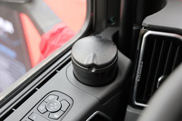 �����ǵ¿�SITRAK G7M 14.6L LNG 480���� 6X4 ǣ����ͼƬ