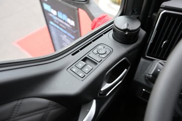 �����ǵ¿�SITRAK G7M 14.6L LNG 480���� 6X4 ǣ����ͼƬ