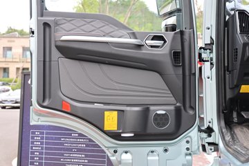 �����ǵ¿�SITRAK G7M 14.6L LNG 480���� 6X4 ǣ����ͼƬ