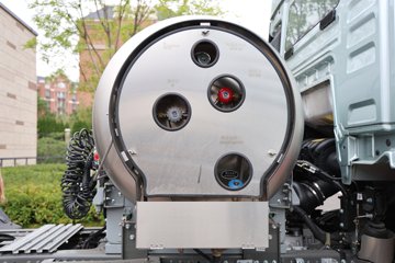 �����ǵ¿�SITRAK G7M 14.6L LNG 480���� 6X4 ǣ����ͼƬ