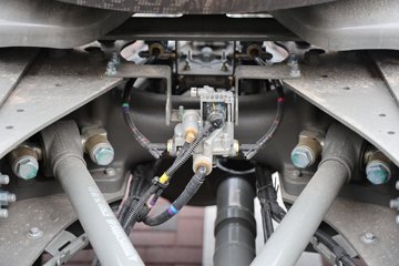 �����ǵ¿�SITRAK G7M 14.6L LNG 480���� 6X4 ǣ����ͼƬ