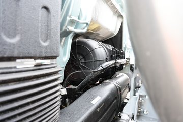 �����ǵ¿�SITRAK G7M 14.6L LNG 480���� 6X4 ǣ����ͼƬ