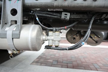 �����ǵ¿�SITRAK G7M 14.6L LNG 480���� 6X4 ǣ����ͼƬ