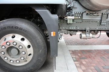 �����ǵ¿�SITRAK G7M 14.6L LNG 480���� 6X4 ǣ����ͼƬ