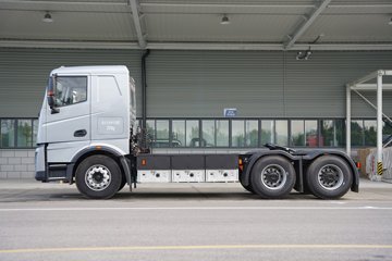 星途&nbsp;电动牵引车外观图片