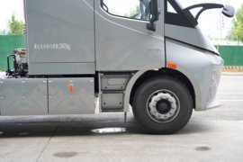 深向星辰&nbsp;电动牵引车外观图片