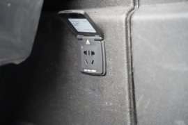 深向星辰&nbsp;电动牵引车驾驶室图片