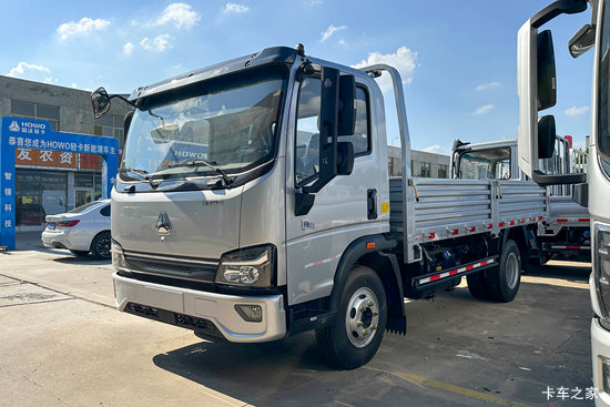 ����HOWO���� 2025�� 2.5L���� 180���� �й�����12�� 4.15�׵��������Ῠ