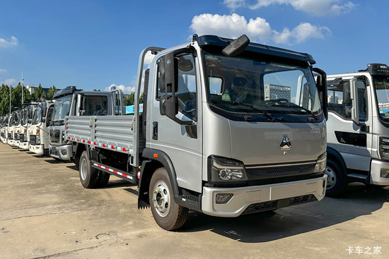 ����HOWO�Ῠ���� 2025�� 2.3L���� 151���� ������8�� 4.15�׵��������Ῠ