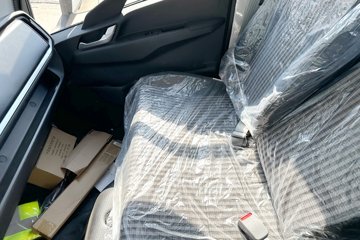 ����HOWO�Ῠ���� 2025�� 2.3L���� 151���� ������8�� 4.15�׵��������ῨͼƬ