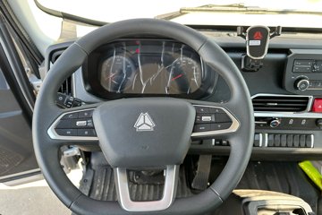 ����HOWO�Ῠ���� 2025�� 2.3L���� 151���� ������8�� 4.15�׵��������ῨͼƬ