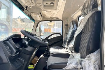 ����HOWO�Ῠ���� 2025�� 2.3L���� 151���� ������8�� 4.15�׵��������ῨͼƬ