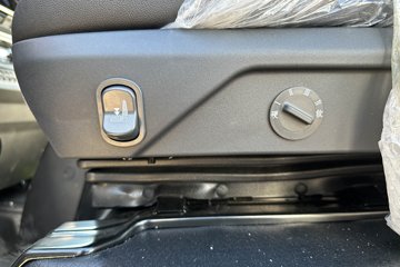 ����HOWO�Ῠ���� 2025�� 2.3L���� 151���� ������8�� 4.15�׵��������ῨͼƬ