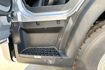 ����HOWO�Ῠ���� 2025�� 2.3L���� 151���� ������8�� 4.15�׵��������ῨͼƬ