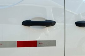 V919 电动封闭厢货外观图片