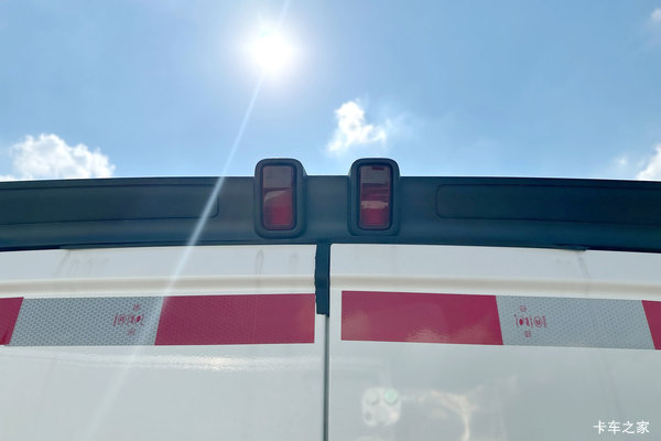 长安 V919 适配多场景配送生鲜家电运输无压力