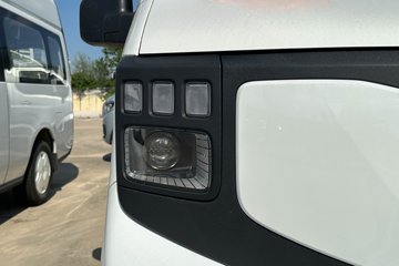 ��������V919 2025�� ��ҫ�澫Ӣ�� 2�� ����Ͷ����綯��ջ��� �Ϸʹ���41.93kWhͼƬ