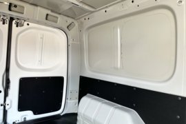 V919 电动封闭厢货货厢图片