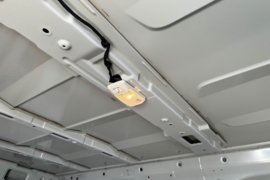 V919 电动封闭厢货货厢图片