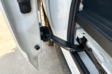 ��������V919 2025�� ��ҫ�澫Ӣ�� 2�� ����Ͷ����綯��ջ��� �Ϸʹ���41.93kWhͼƬ