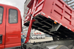 中国重汽成都商用车 V3 4.3L柴油 220马力 6X2 法士特10档 4.7米排半自卸车