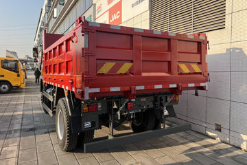 �й������ɶ����ó� V2 4.1L���� 190���� 4X2 ��ʿ��8�� 3.94���Ű���ж��ͼƬ