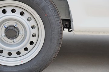 �����𱭺�ʨ 2025�� ���� 2L���� 136���� 2���߶���ջ���ͼƬ