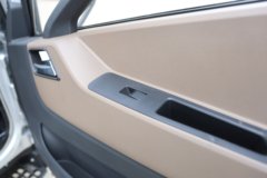 上汽跃进超越H500 大咖 170马力 4X2 4.09米冷藏车