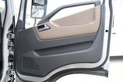 上汽跃进超越H500 大咖 170马力 4X2 4.09米冷藏车