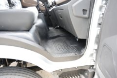 上汽跃进超越H500 大咖 170马力 4X2 4.09米冷藏车