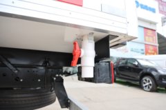 上汽跃进超越H500 大咖 170马力 4X2 4.09米冷藏车