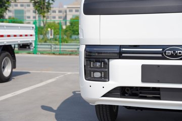 ���ǵ�T4 3.7�׵��Ŵ��綯�����Ῠ ����62.361kWhͼƬ