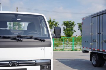 ���ǵ�T4 3.7�׵��Ŵ��綯�����Ῠ ����62.361kWhͼƬ