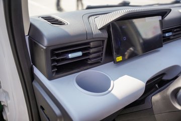 ���ǵ�T4 3.7�׵��Ŵ��綯�����Ῠ ����62.361kWhͼƬ