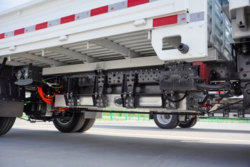 ���ǵ�T4 3.7�׵��Ŵ��綯�����Ῠ ����62.361kWhͼƬ