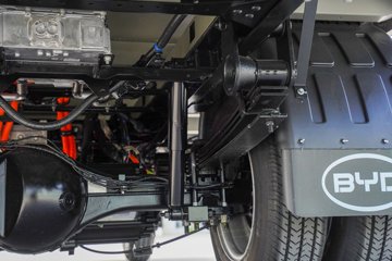 ���ǵ�T4 3.7�׵��Ŵ��綯��ʽ�Ῠ ����62.361kWhͼƬ