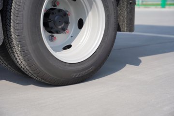 ���ǵ�T4 3.7�׵��Ŵ��綯��ʽ�Ῠ ����62.361kWhͼƬ